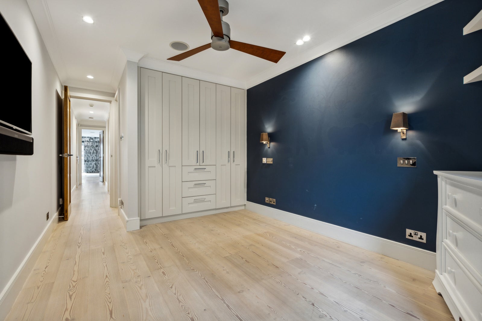 Flat Chepstow Place in City of Westminster