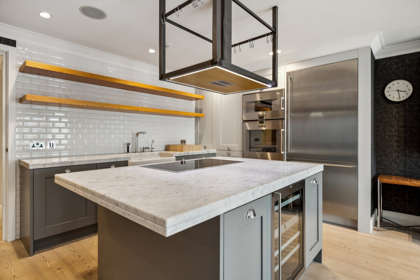 Flat Chepstow Place in City of Westminster
