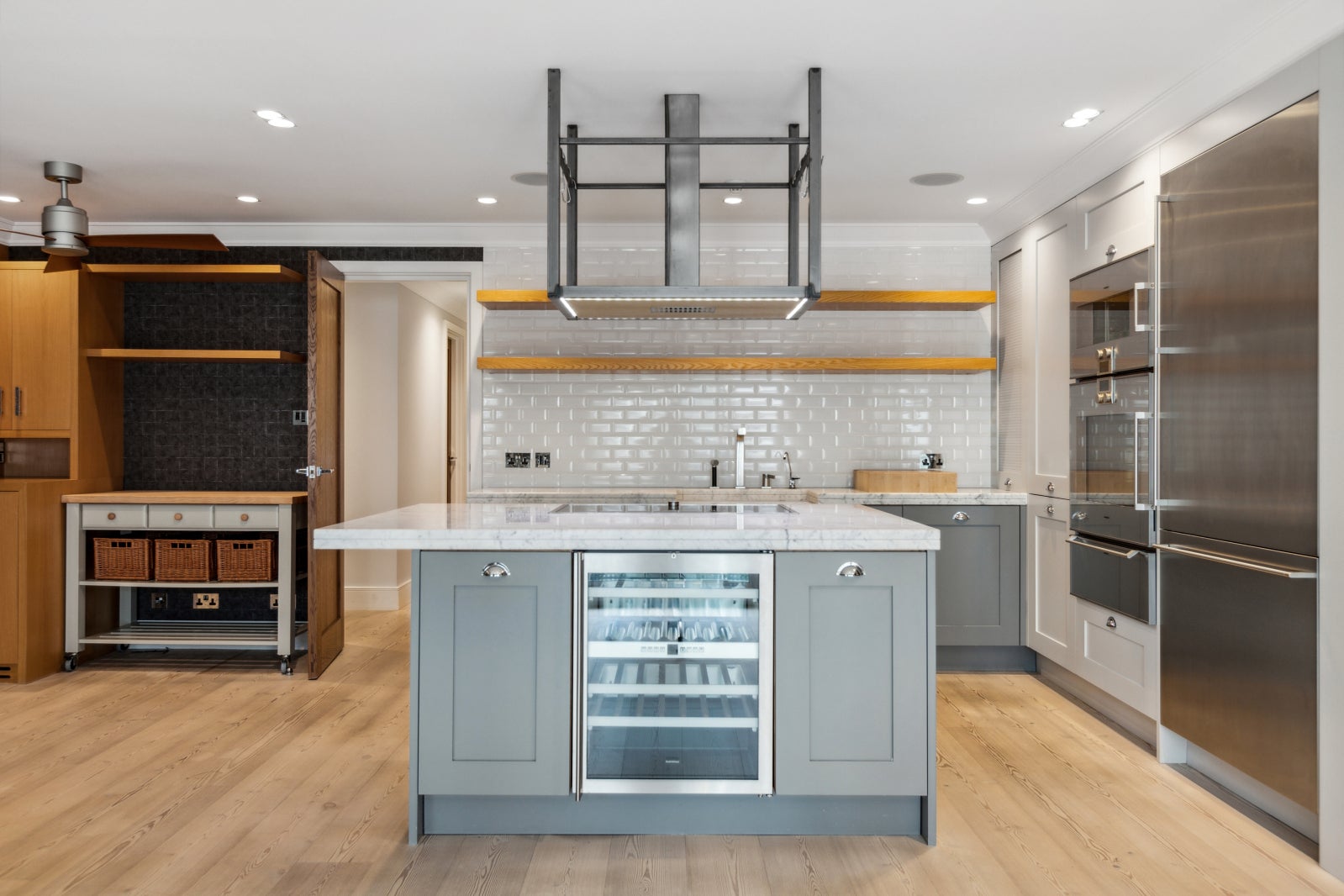 Flat Chepstow Place in City of Westminster