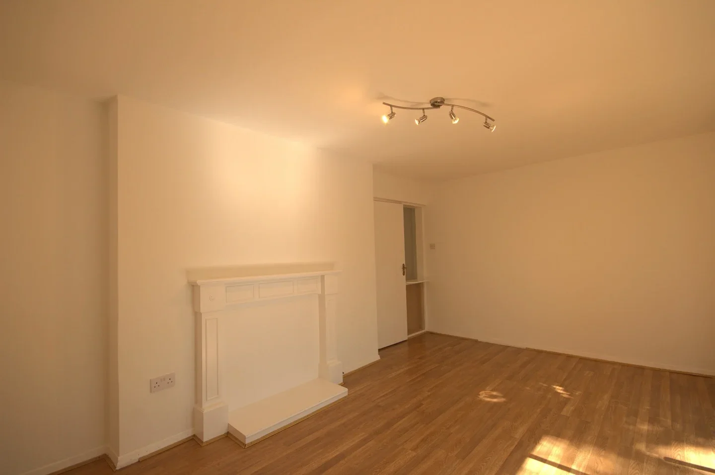 Flat Stratfield House in Greater London