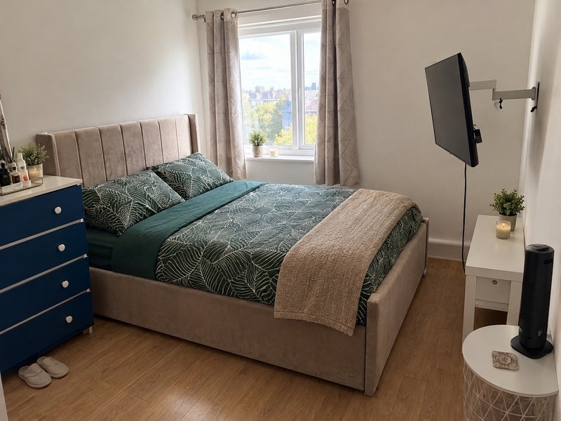 Room Lovelinch Close in Greater London