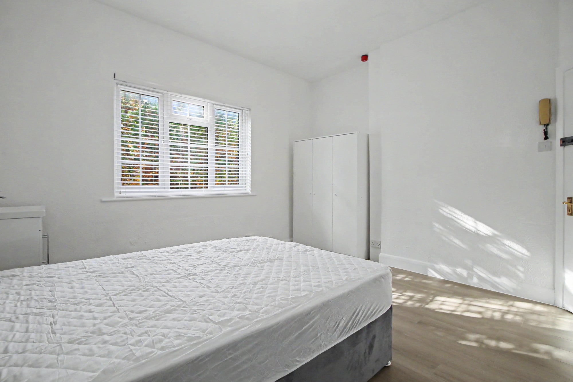 Room Alexandra Road in Rushmoor
