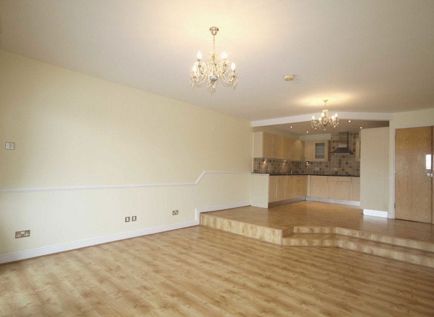 Flat Cotton Row in Greater London