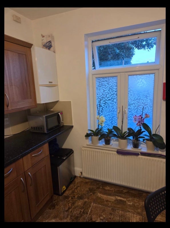 Room Arnold Road in Greater London