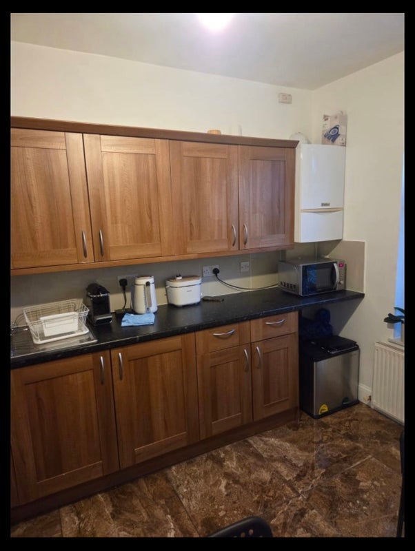 Room Arnold Road in Greater London