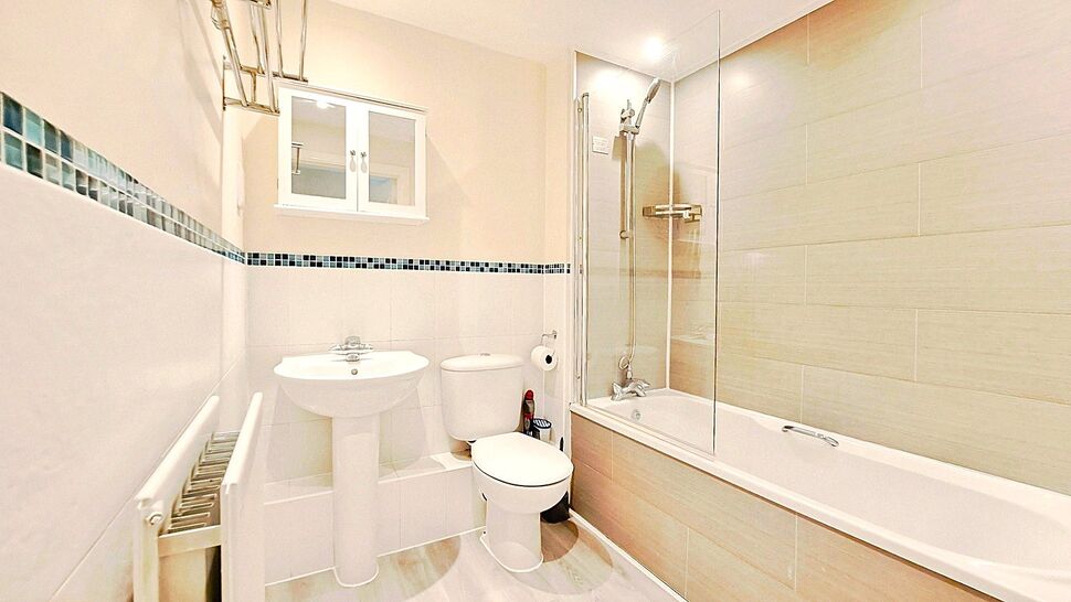 Flat Arbourvale in St Leonards