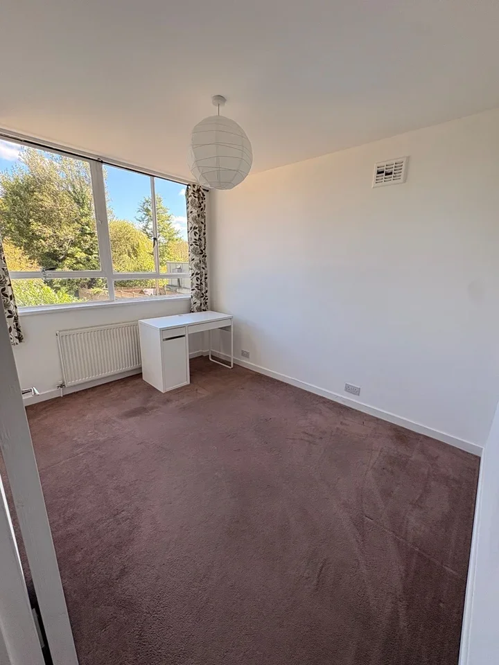 Flat Putney Hill in Greater London