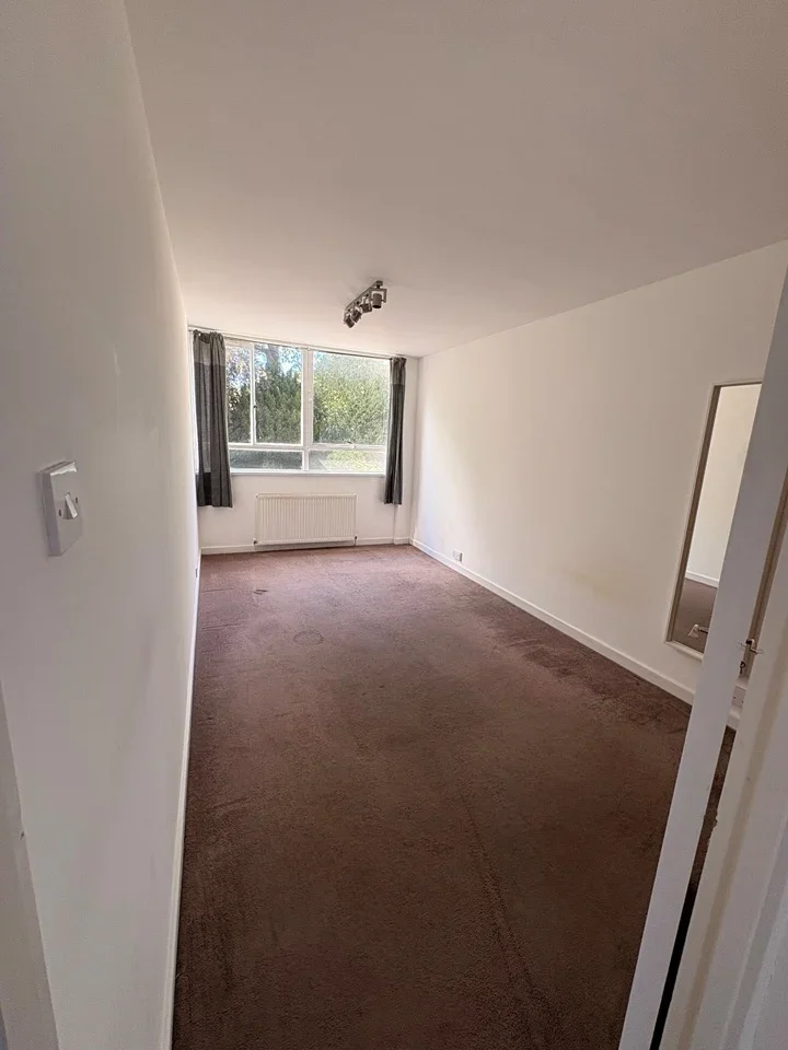 Flat Putney Hill in Greater London