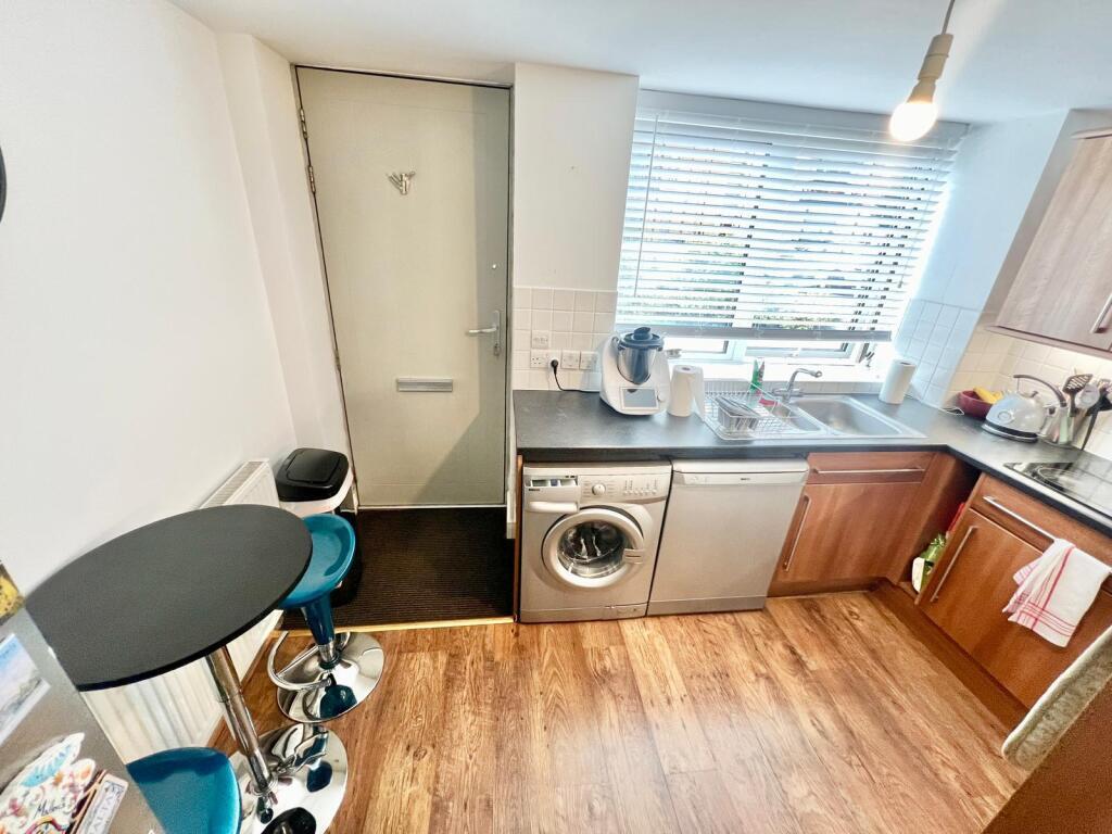 Flat Ashby Wood Drive in Upton