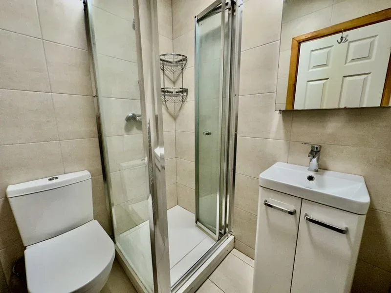 Room Downing Drive in Greater London