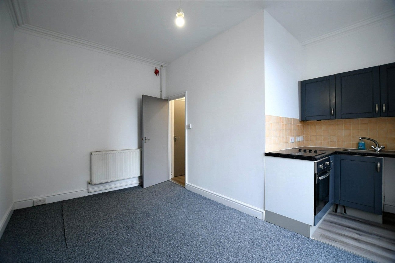 Flat South Crescent in Weston-super-Mare