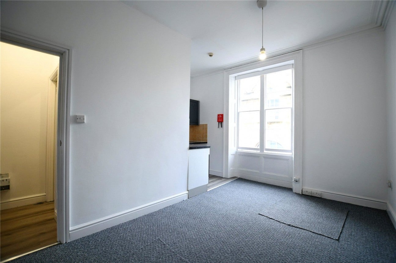Flat South Crescent in Weston-super-Mare