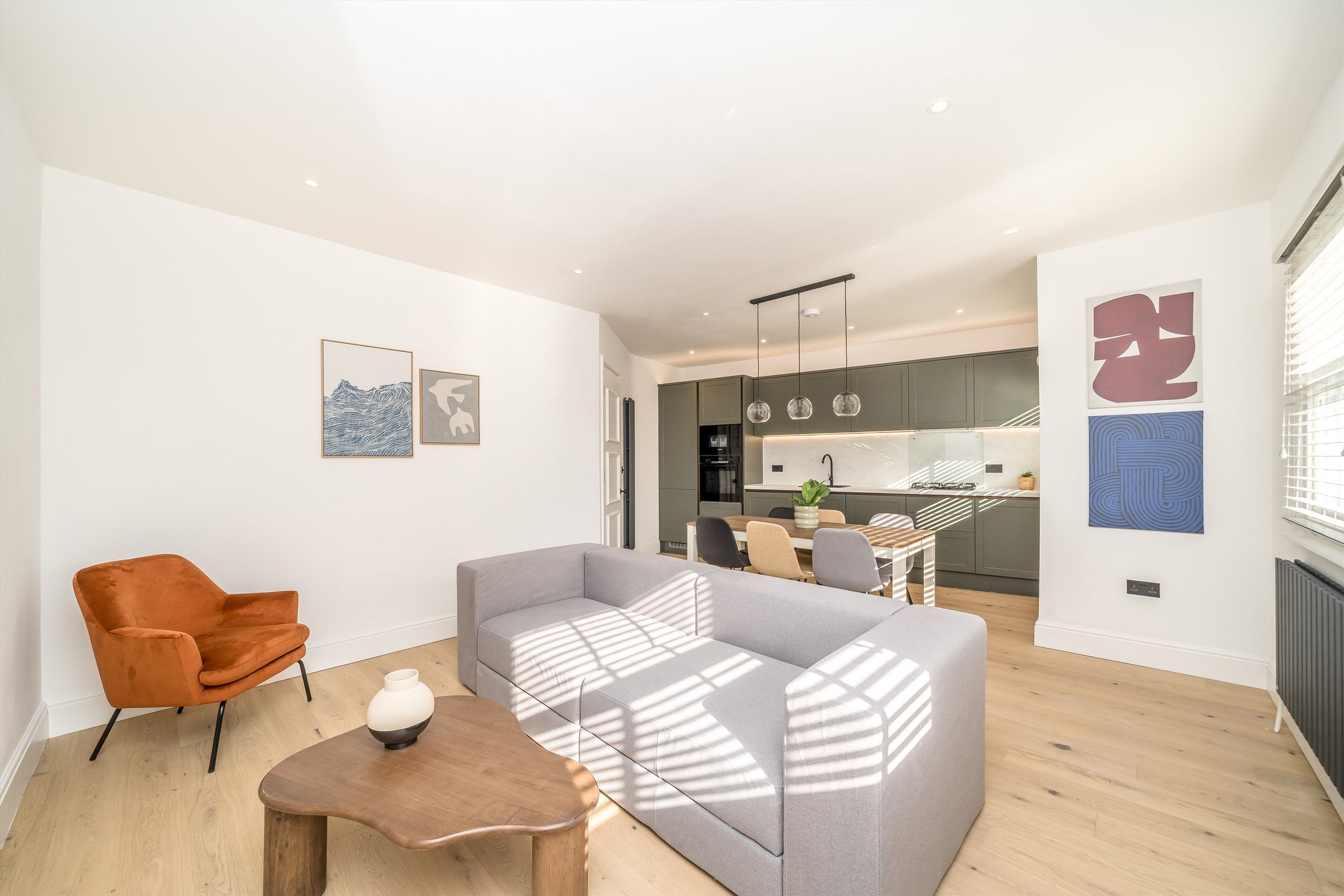 Flat Camberwell Green in Greater London