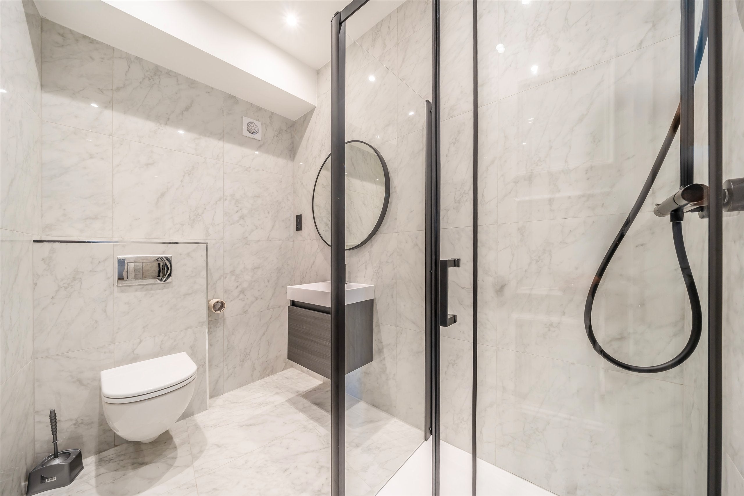 Flat Camberwell Green in Greater London