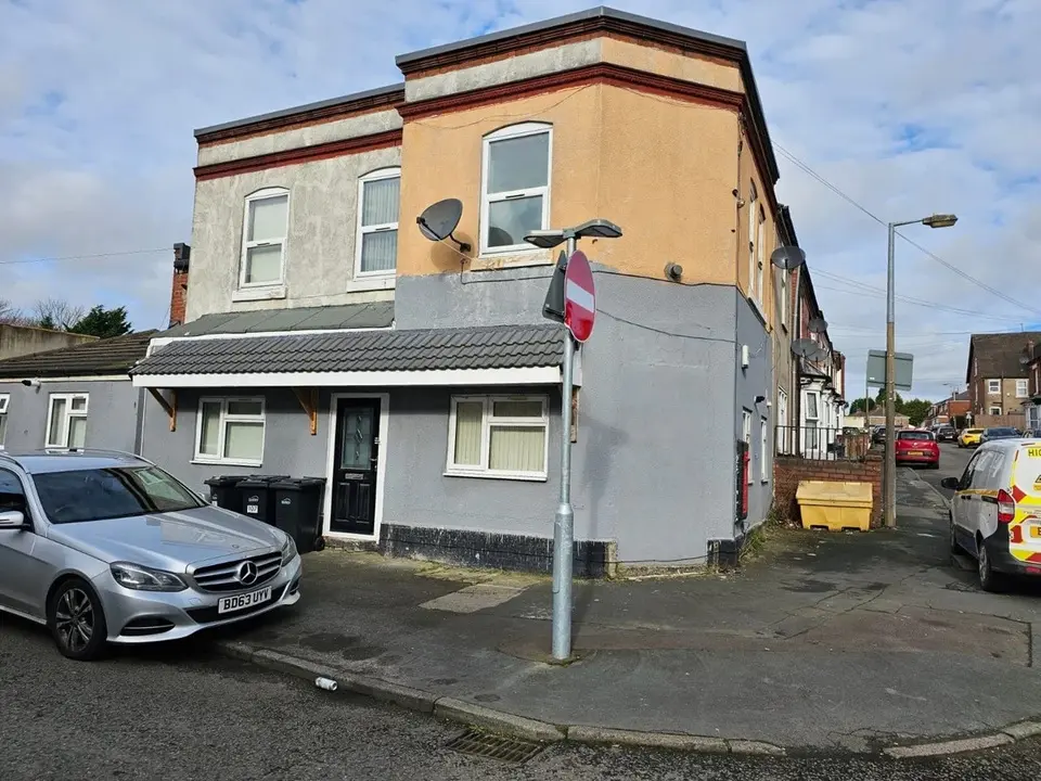 Flat Ivanhoe Street in Dudley