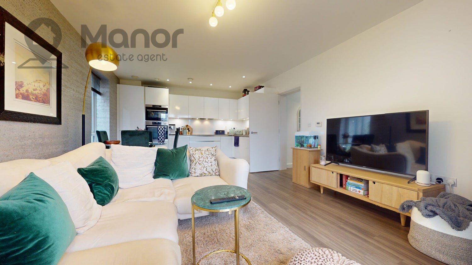 Flat Safflower Lane in Greater London