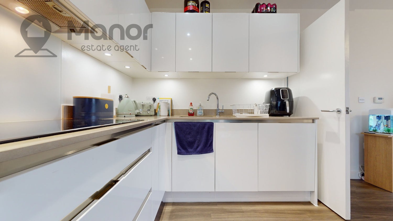 Flat Safflower Lane in Greater London