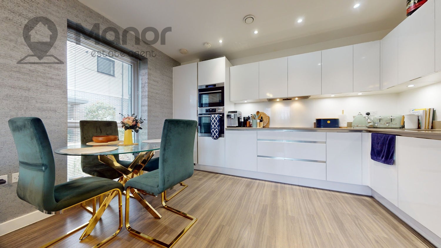 Flat Safflower Lane in Greater London