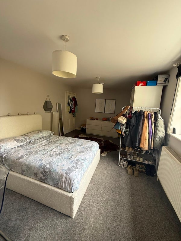 Room Grafton Square in Greater London