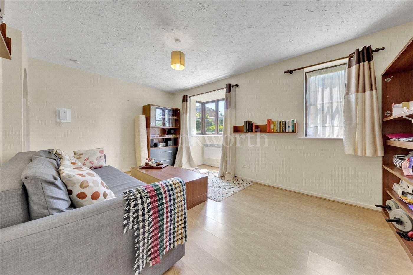 Flat Cricklewood Lane in Greater London
