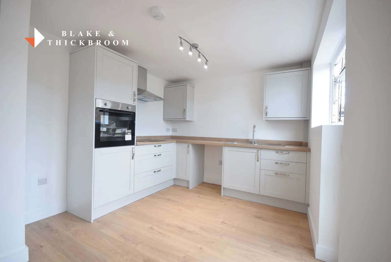 House Sycamore Way in Frinton-on-Sea