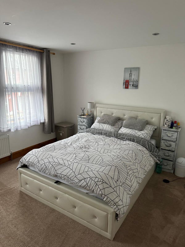 Room Liddon Road in Greater London