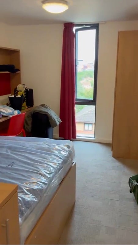 Room Grenville Street South in Liverpool