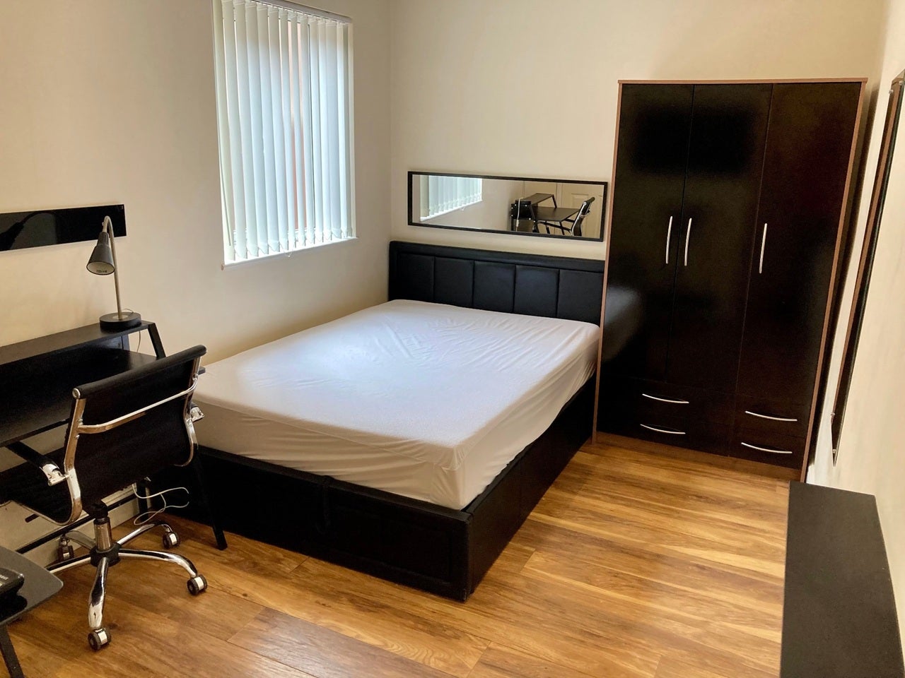 Room Oxford Street in Charnwood