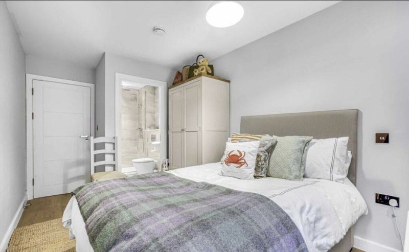 Room Felsham Road in Greater London