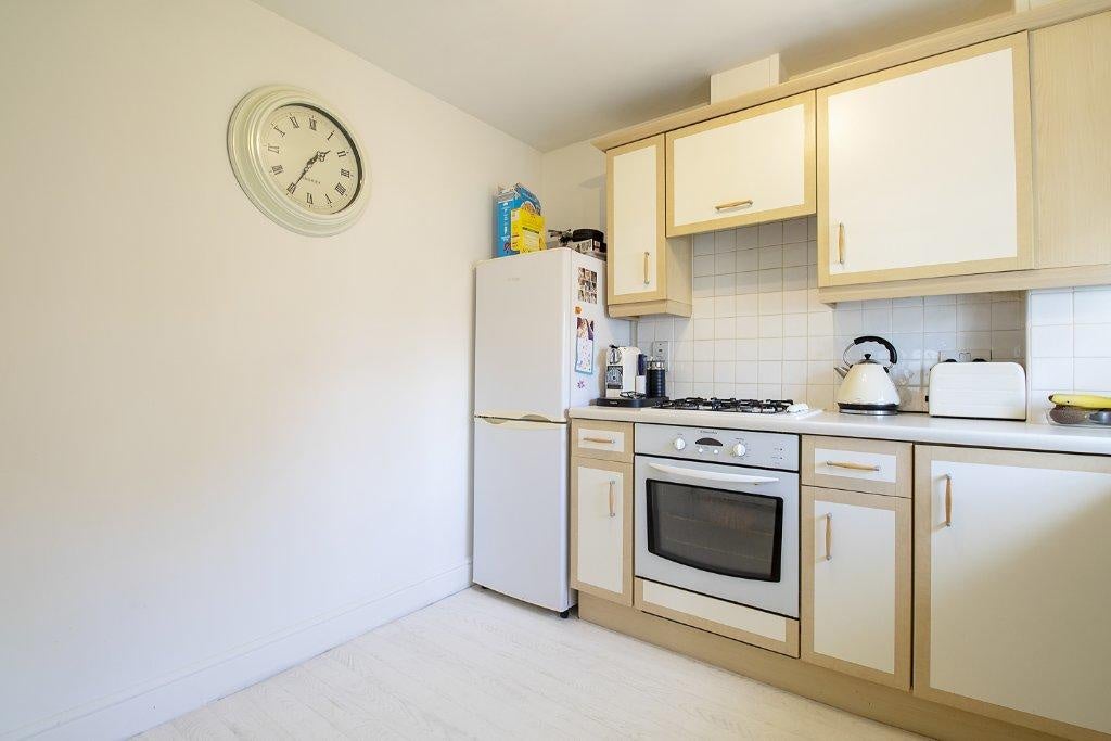Flat Lindsay Avenue in High Wycombe