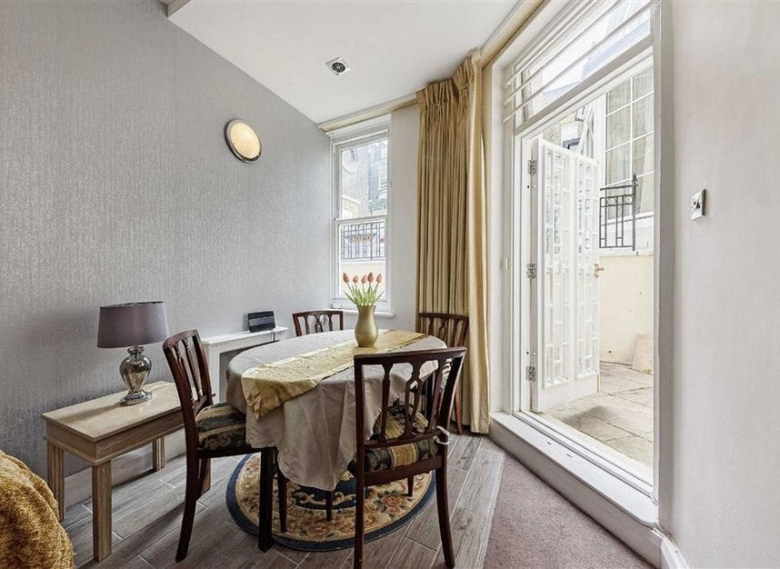 Flat Queen's Gate in Greater London