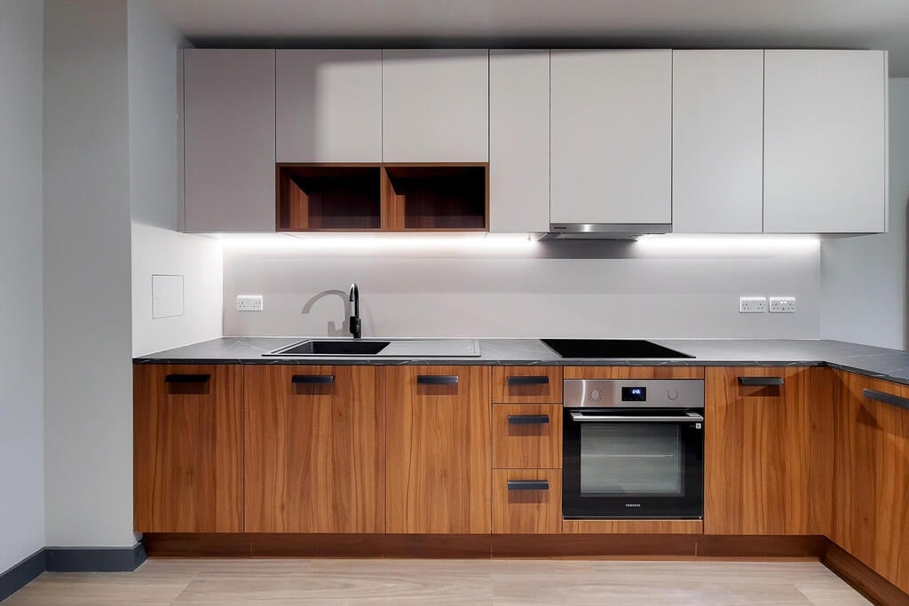 Flat Empire Way in Greater London
