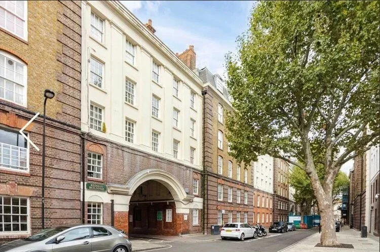 Flat Portpool Lane in Greater London