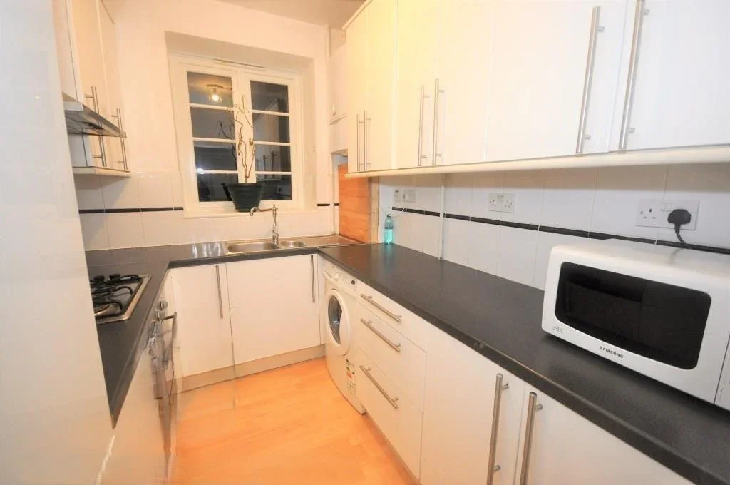 Flat Portpool Lane in Greater London