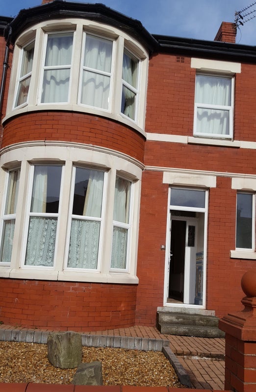Room Chesterfield Road in Blackpool