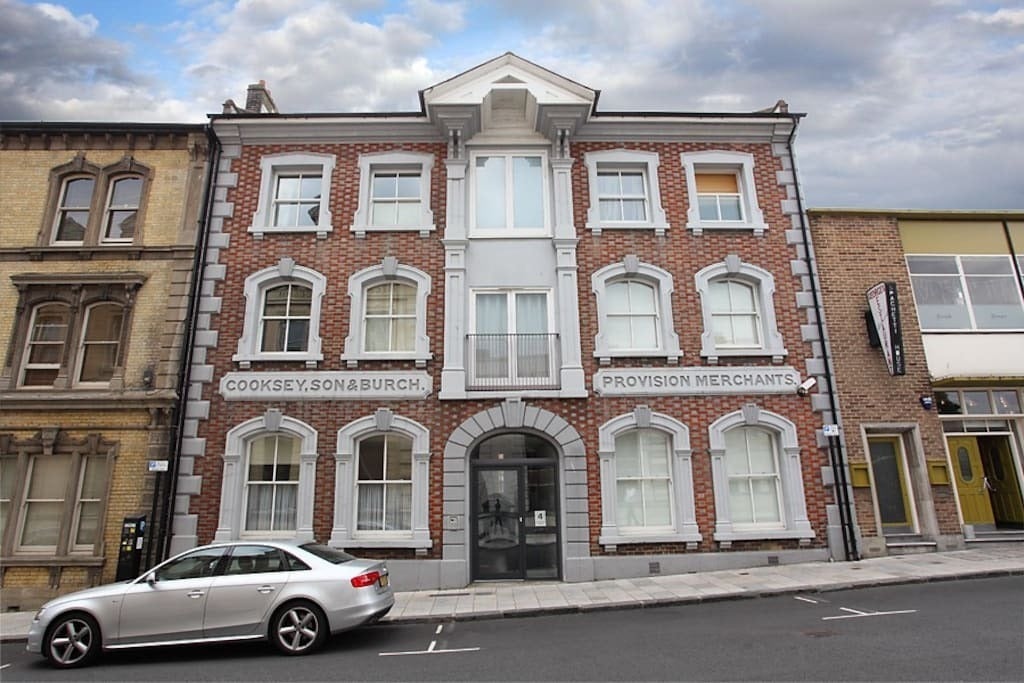 Flat St James Road in Southampton