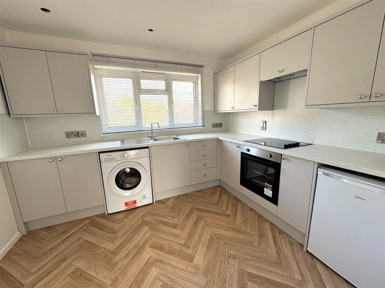Flat Broadwey Close in Weymouth