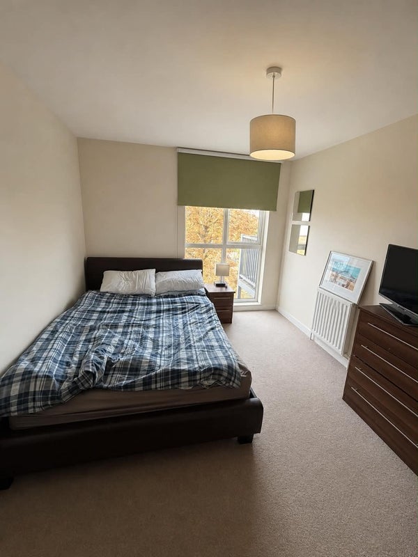 Room Belthorn Crescent in Greater London