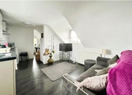 Flat Chesterfield Road in Borough of Spelthorne