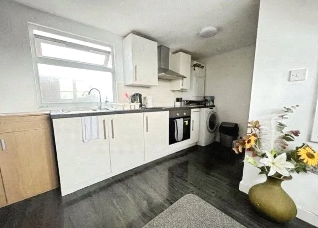 Flat Chesterfield Road in Borough of Spelthorne