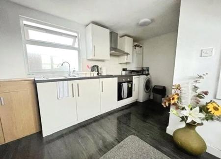 Flat Chesterfield Road in Borough of Spelthorne