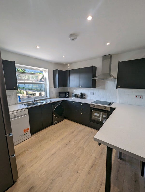 Flat Havana Close in Manchester