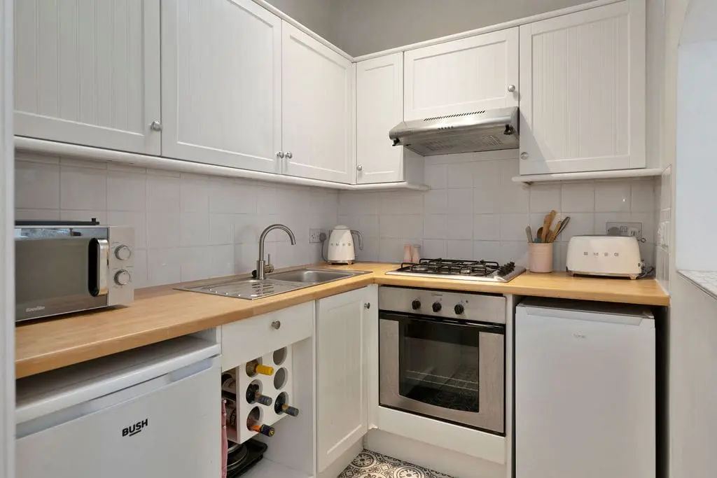 Flat McNeil Street in City of Edinburgh