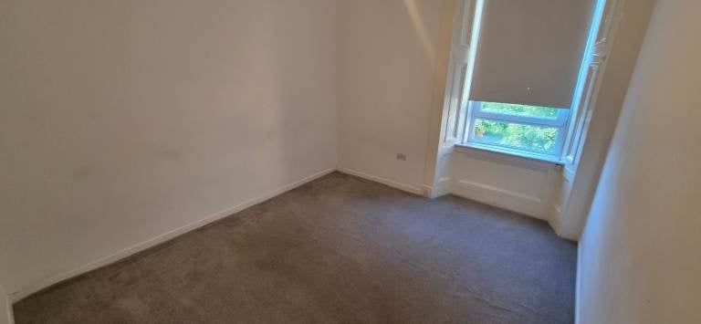 Flat Albert Drive in Glasgow