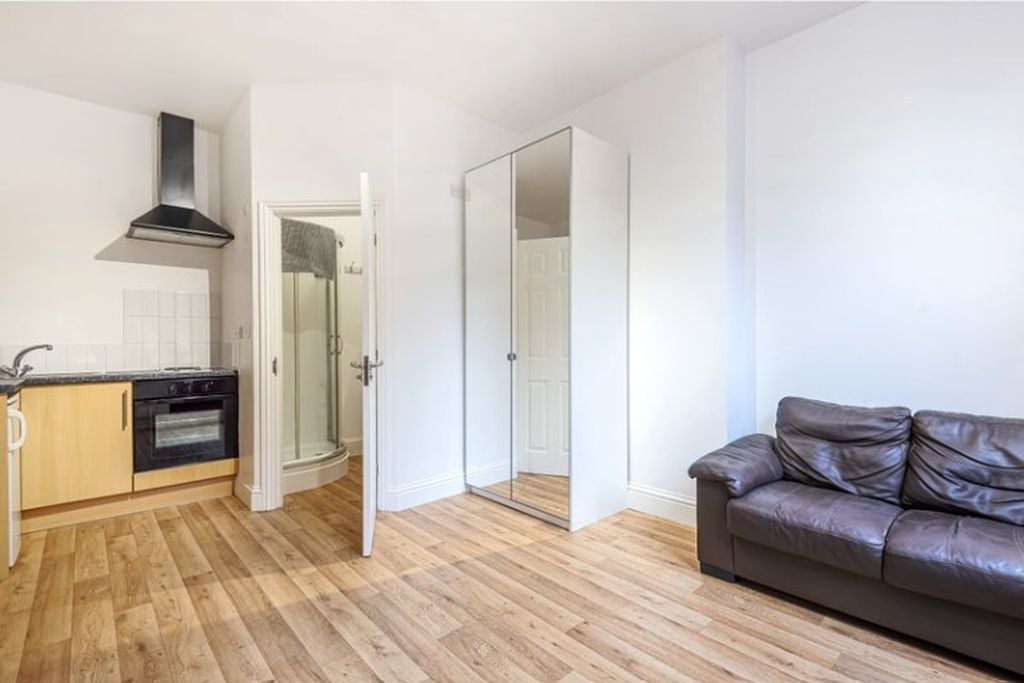 Room Stanmore Road in Birmingham