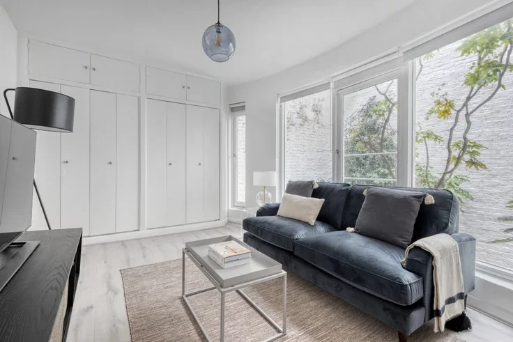 Flat Gloucester Terrace in City of Westminster