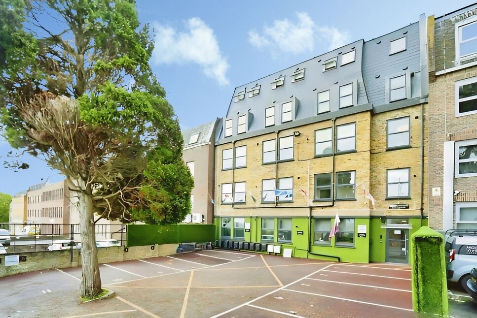 Flat Sittingbourne Road in Maidstone