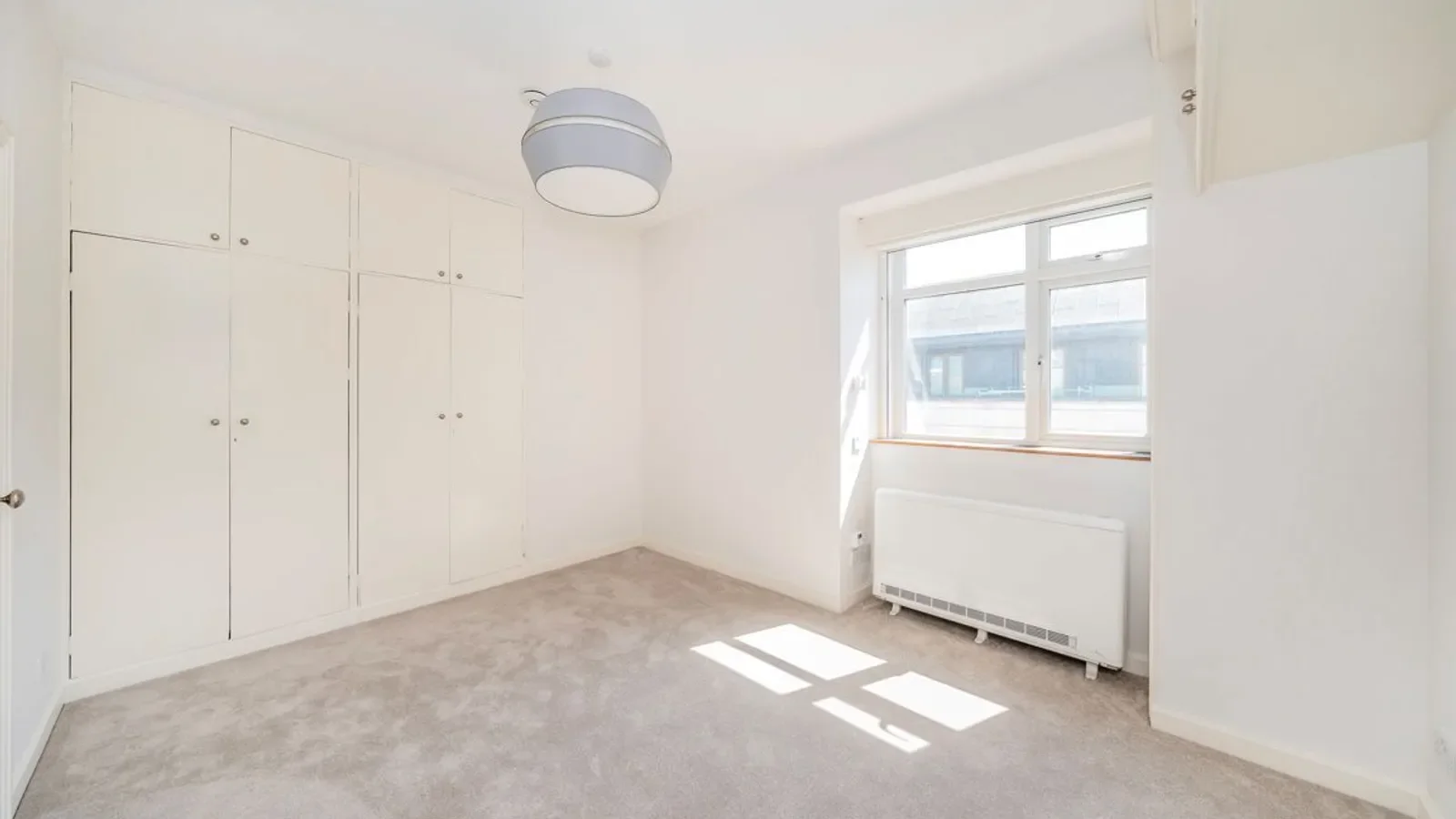 Flat Bennet Street in City of Westminster