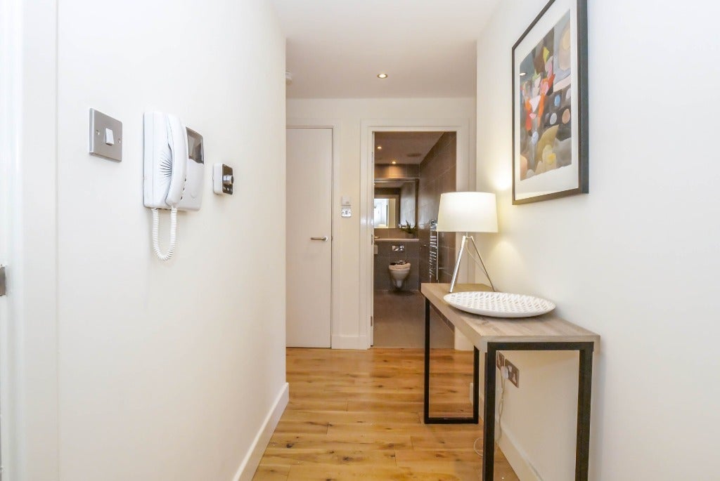 Flat Ingram Street in Glasgow