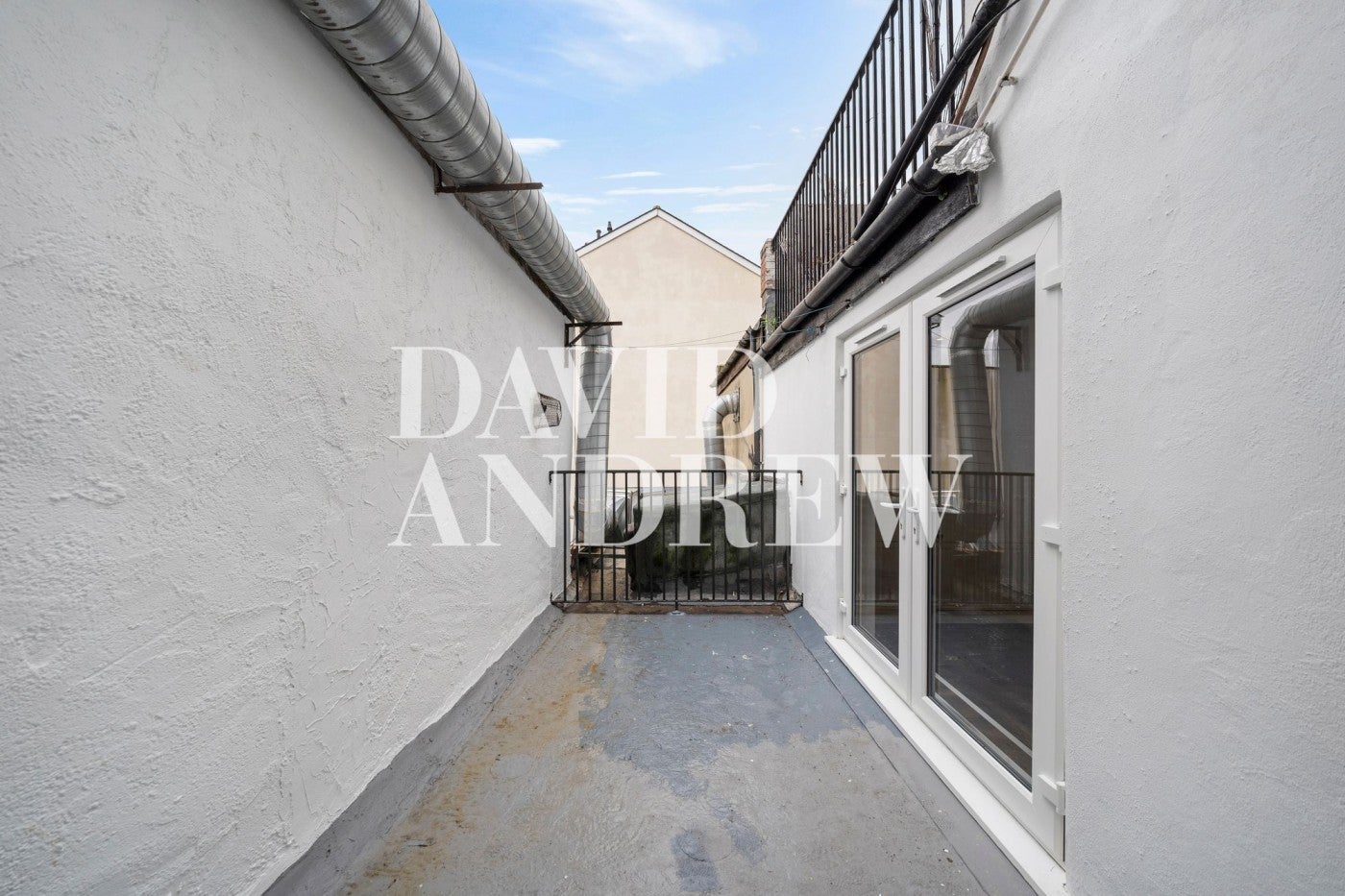 Flat Blackstock Road in Greater London